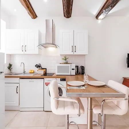 Logement Cosy Au Coeur Des Remparts/Vieil Antibes Exterior photo